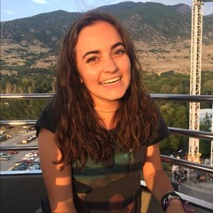 Meet your Posher, Hallie